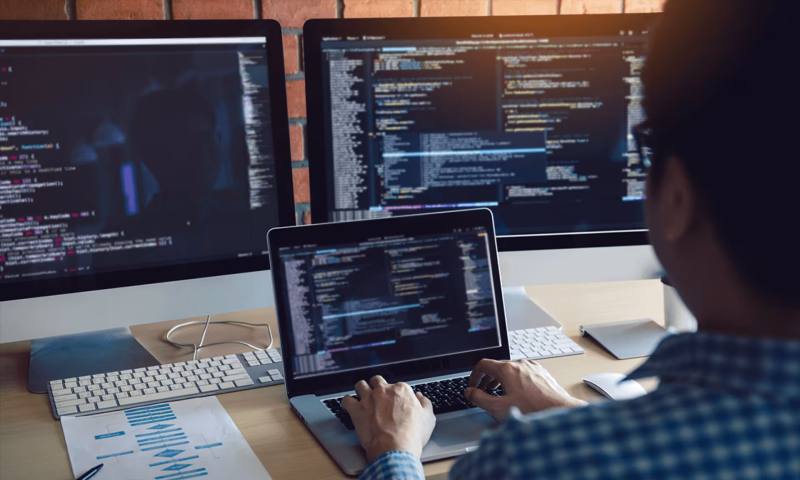 数据科学选型：R与Python如何赋能临海市网站建设？